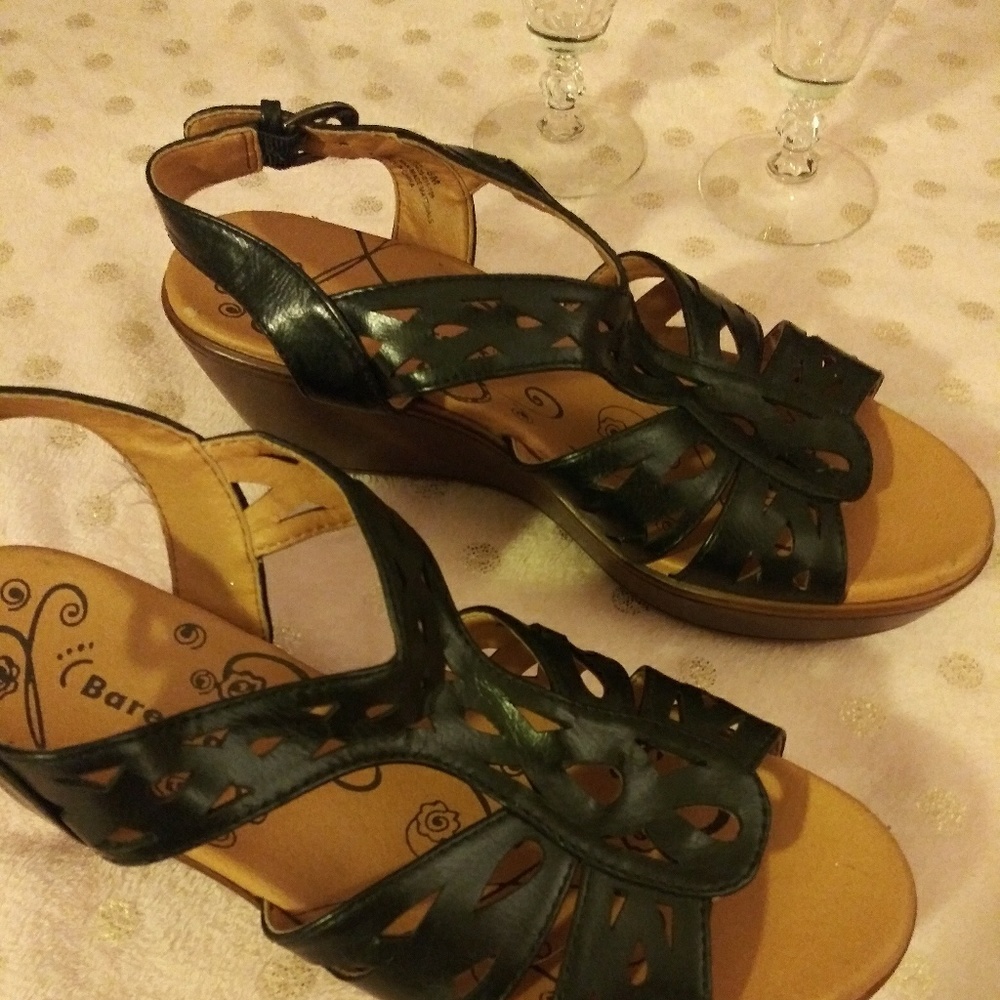 Shoes - Picture 3 of 6